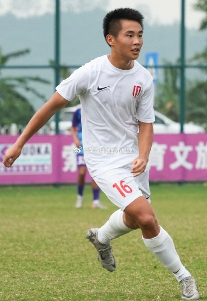 中國職業(yè)賽場首位09后！成都蓉城B隊(duì)16歲小將帥惟浩上演生涯首秀