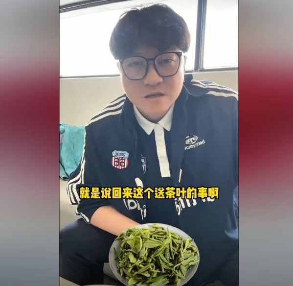 趙鵬：不太清楚賈秀全要球員買茶葉的段子，但這在現(xiàn)實中也正常