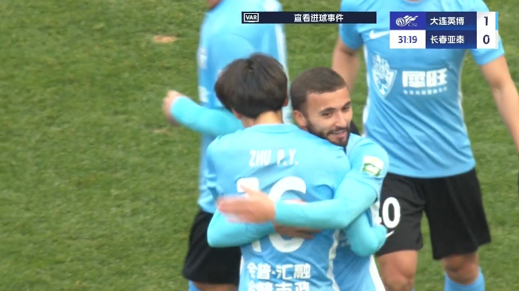 19歲朱鵬宇中超處子球！大連英博1-0領先長春亞泰，馬萊萊助攻
