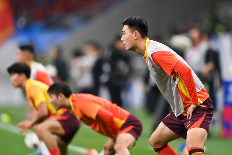 足球報(bào)：張玉寧、蔣圣龍均有不同程度傷病，伊萬未讓在熱身賽出場(chǎng)